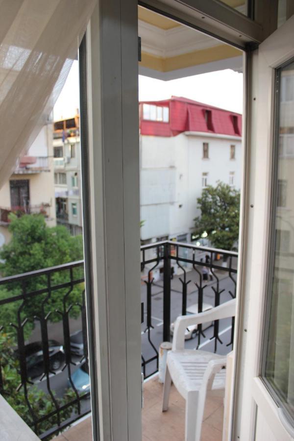 Hotel Dolphin Batumi Exteriör bild