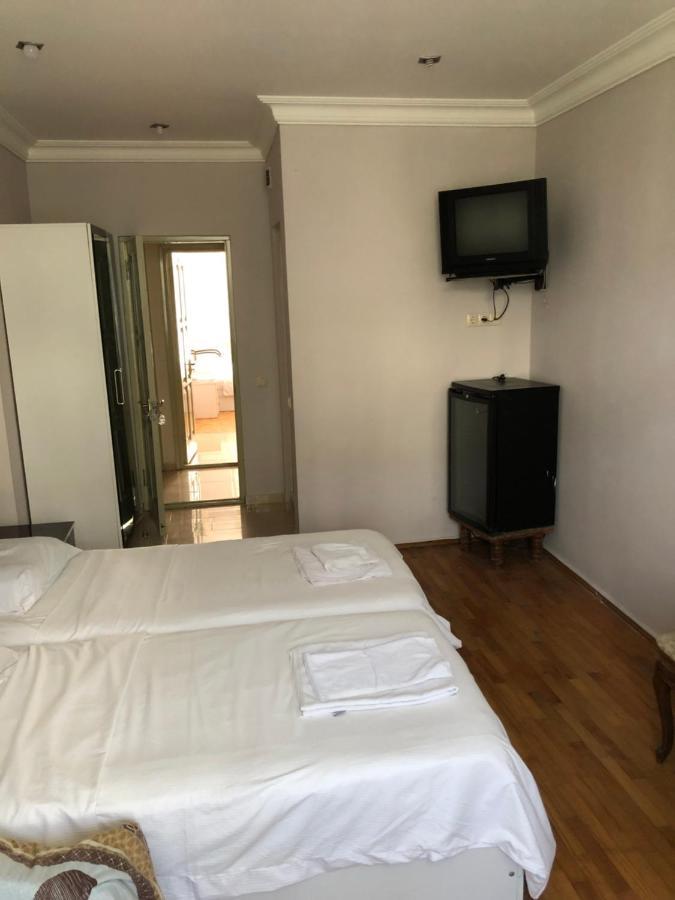 Hotel Dolphin Batumi Exteriör bild