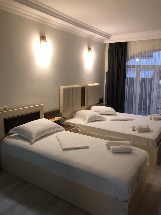 Hotel Dolphin Batumi Exteriör bild
